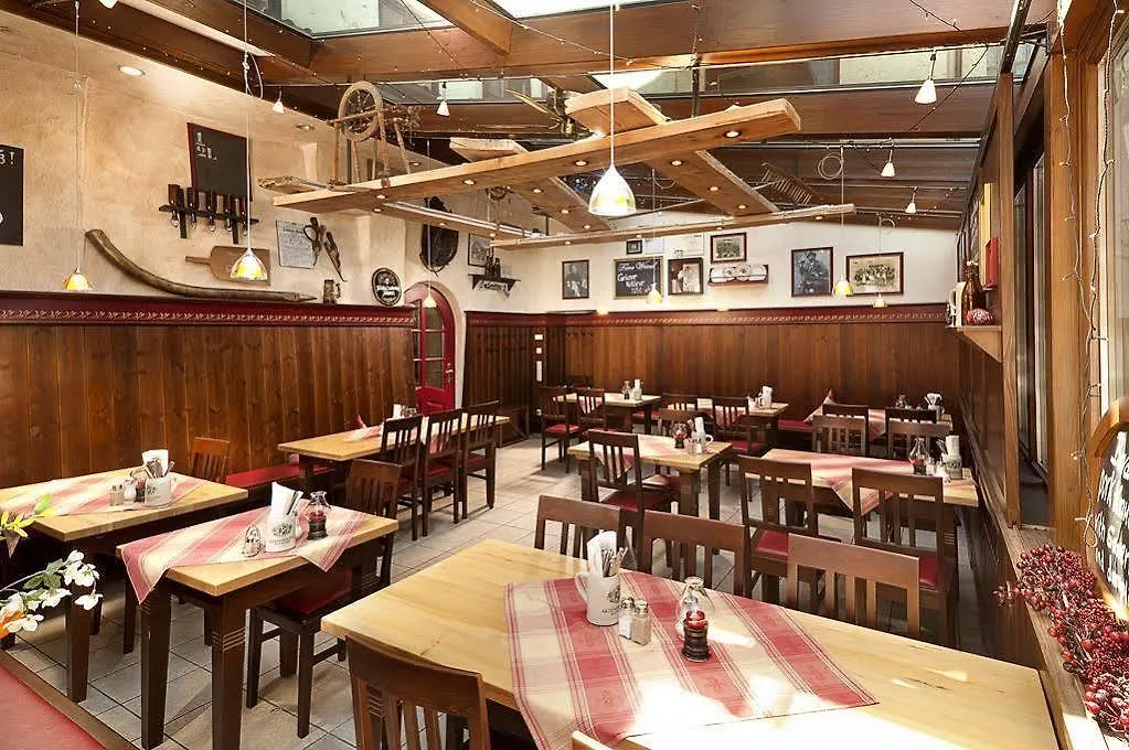 Altstadt-Hotel Zum Hechten Fuessen 3*, Fussen Germany